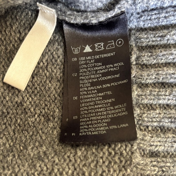 H&M Boys Gray Cardigan Size 4-6Y - Picture 6 of 6